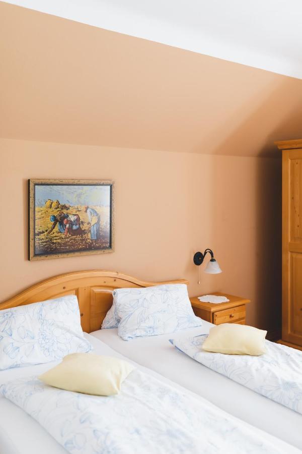 Bed and Breakfast Weingut Peter Grill Лойчах Екстер'єр фото
